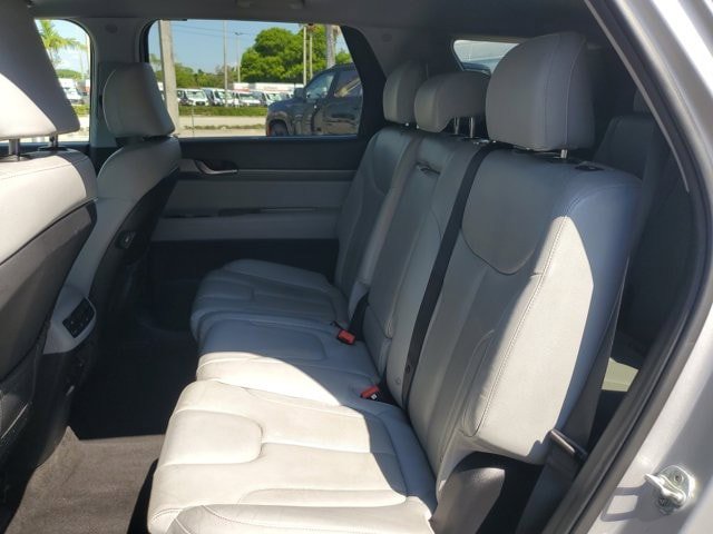 Used 2022 Hyundai Palisade SEL w/ 8P Bench Seat Package FWD image 17