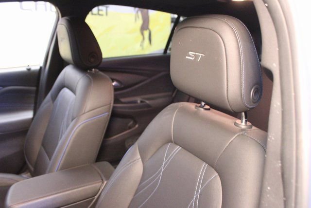 Certified 2025 Buick Envista Sport Touring w/ Experience Buick Package image 18