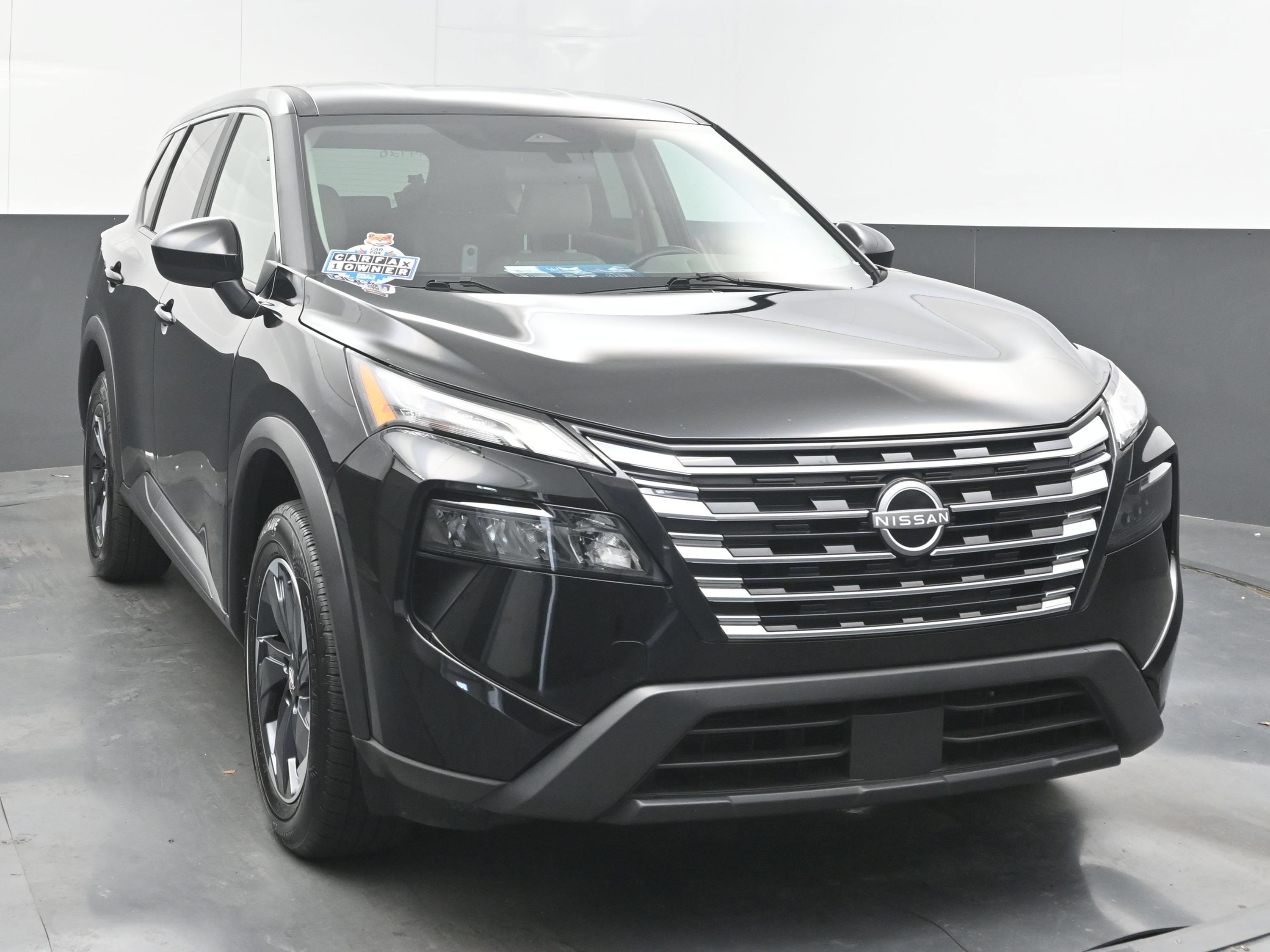 Used 2025 Nissan Rogue SV FWD image 8