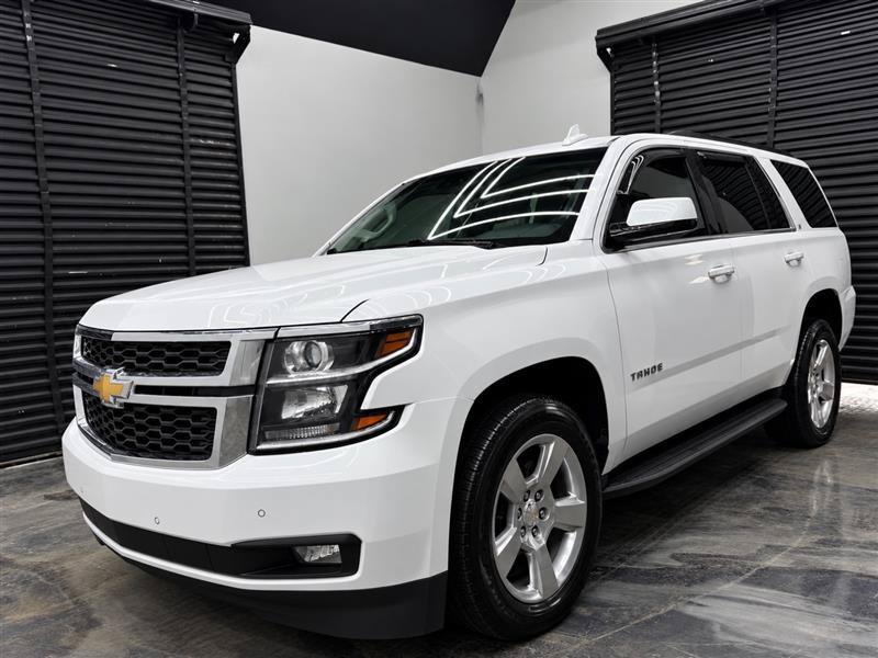 Used 2019 Chevrolet Tahoe LT w/ Luxury Package AWD/4WD image 2