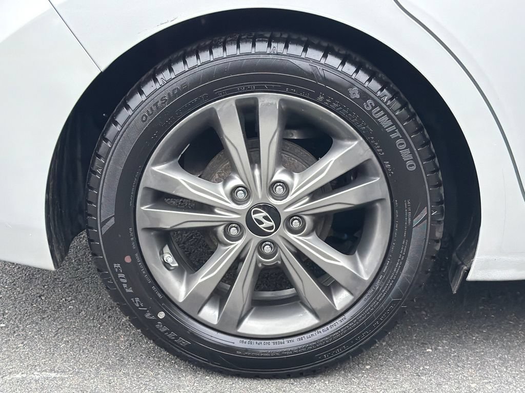 Used 2017 Hyundai Elantra Value Edition FWD image 7