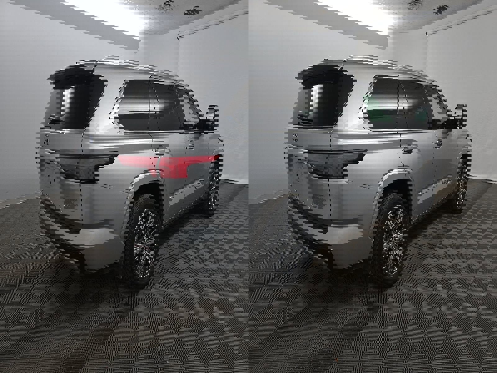 Used 2023 Toyota Sequoia Capstone image 4