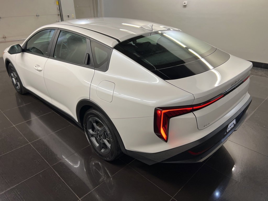 Used 2025 Kia K4 LXS image 4
