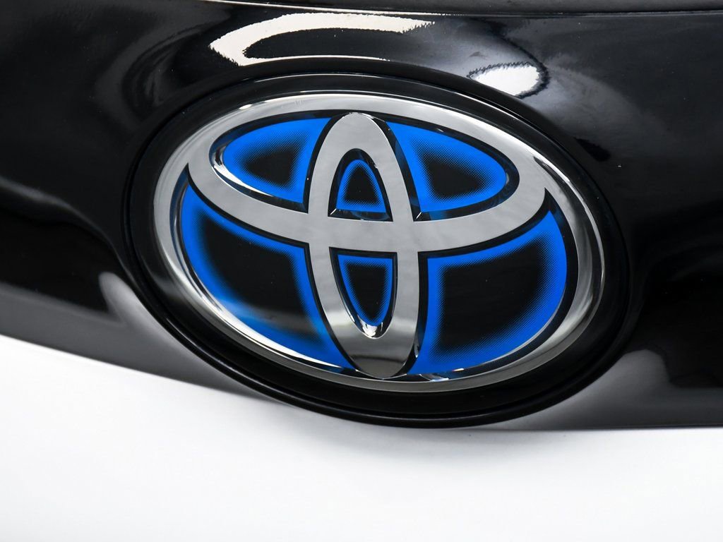 Used 2023 Toyota Sienna Limited image 90