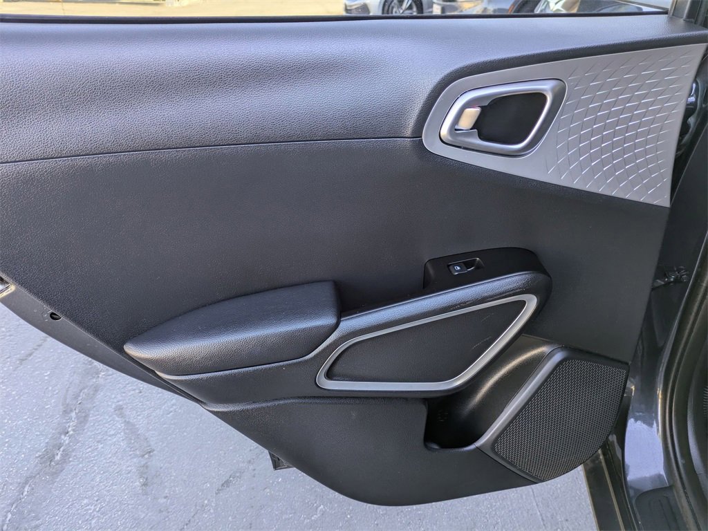 Used 2024 Kia Soul LX w/ Option Group 015 image 27