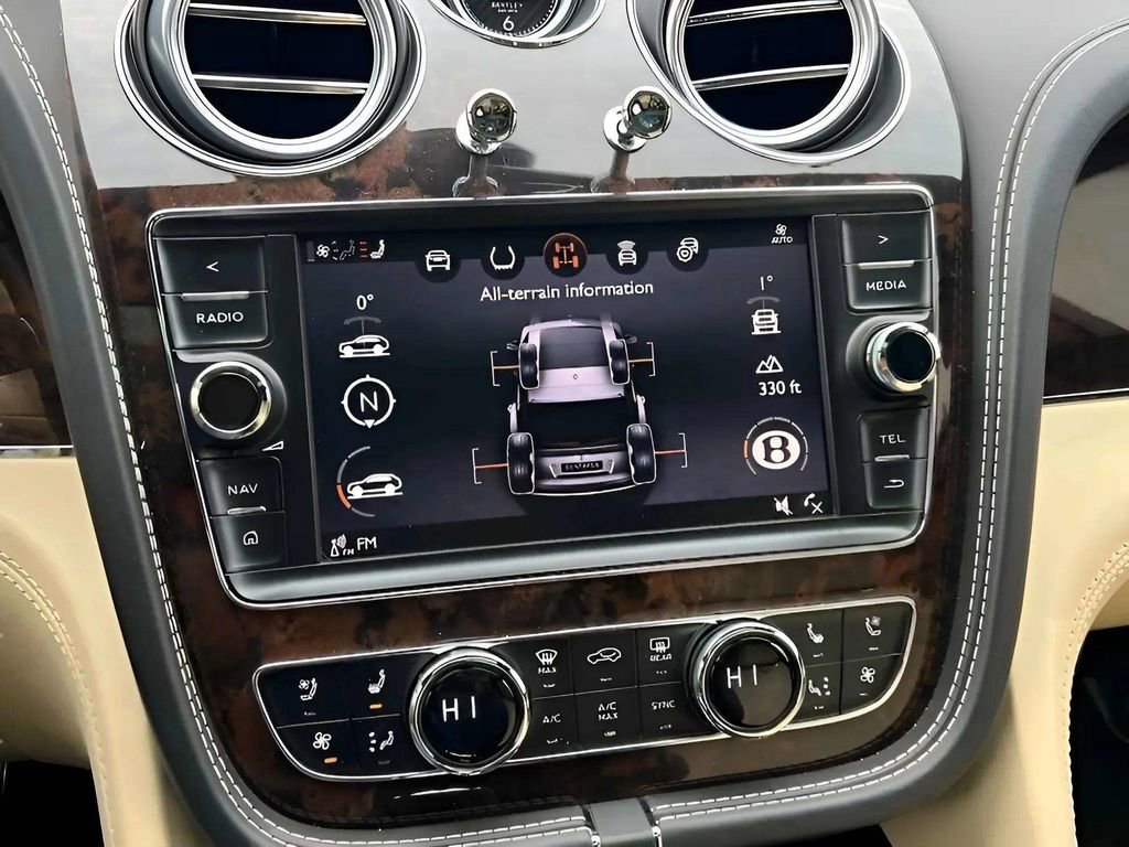 Used 2017 Bentley Bentayga image 9