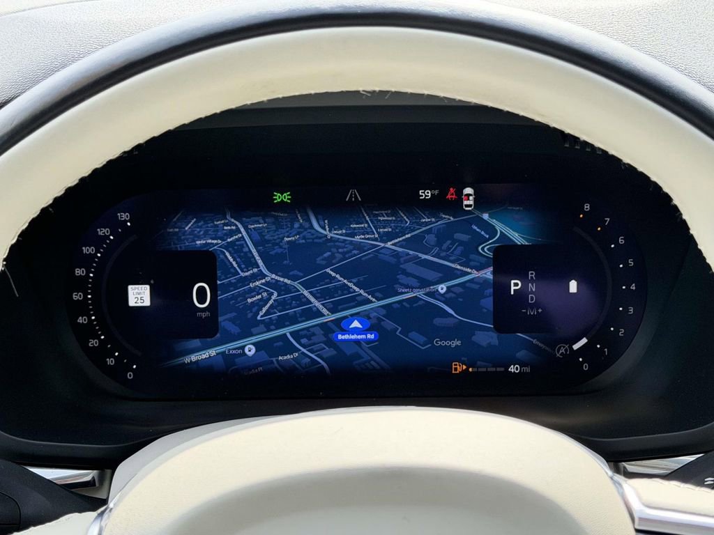 Used 2023 Volvo XC60 B5 Plus w/ Protection Package Premier image 11