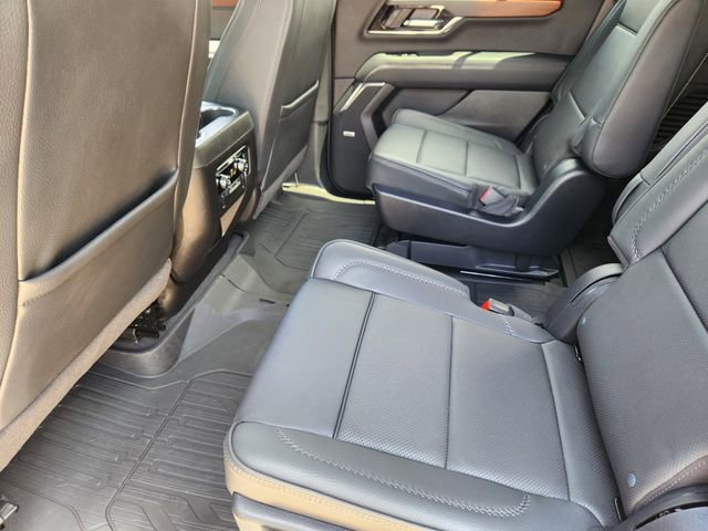 Used 2025 GMC Yukon Denali w/ Sun & Power Step Package AWD/4WD image 30