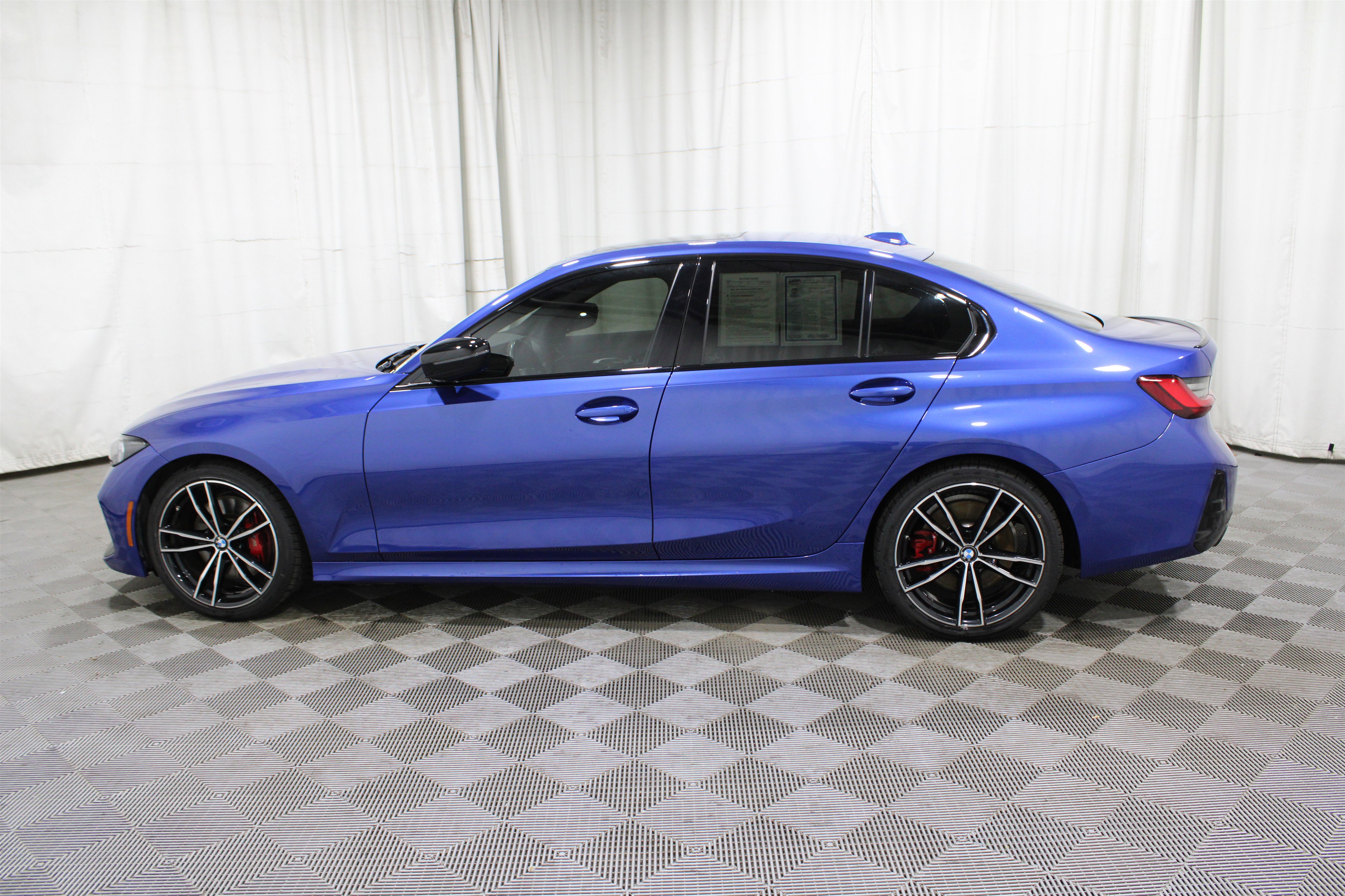 Used 2023 BMW 330i Sedan w/ M Sport Package image 36