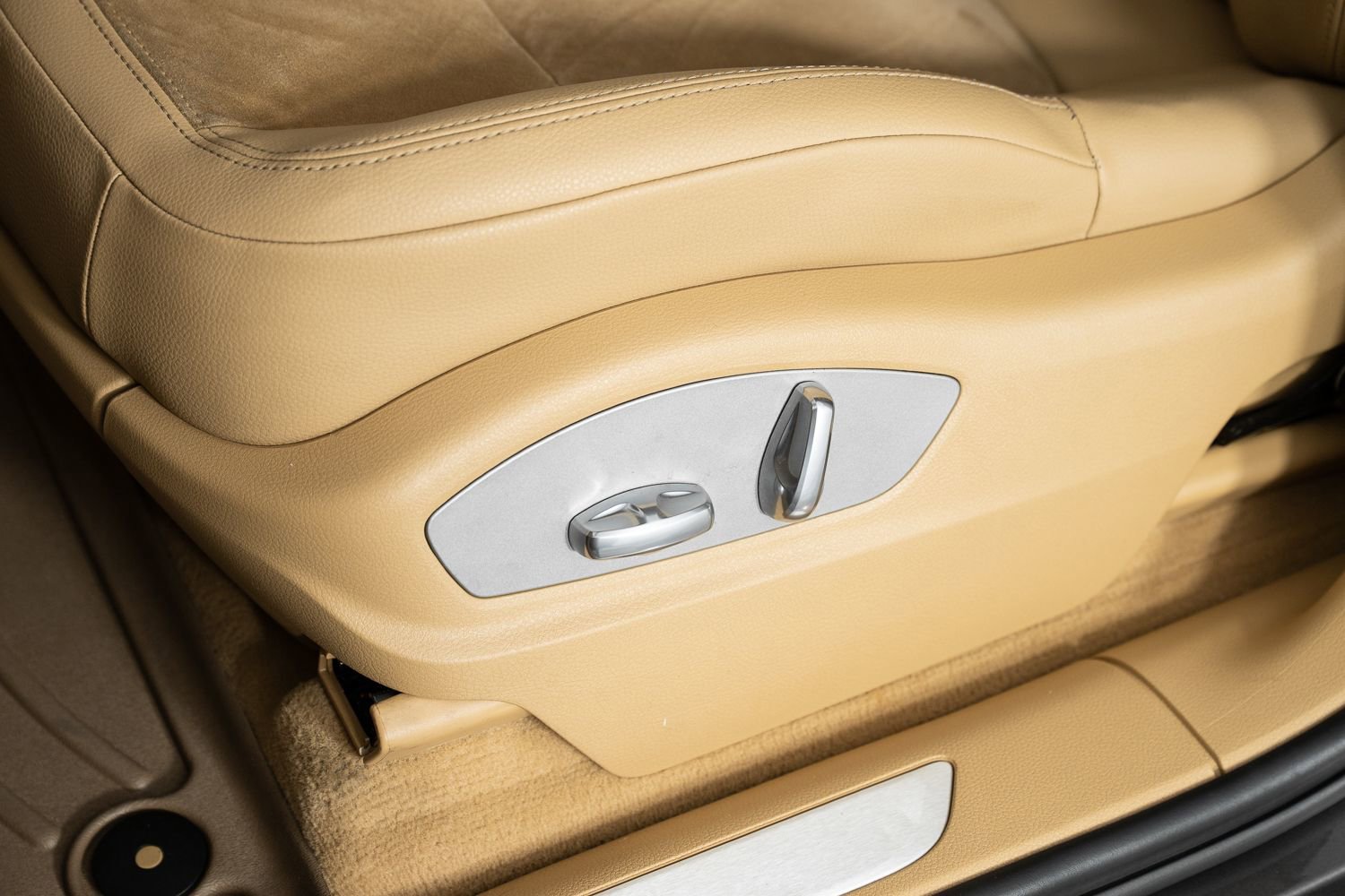 Used 2016 Porsche Macan S image 16