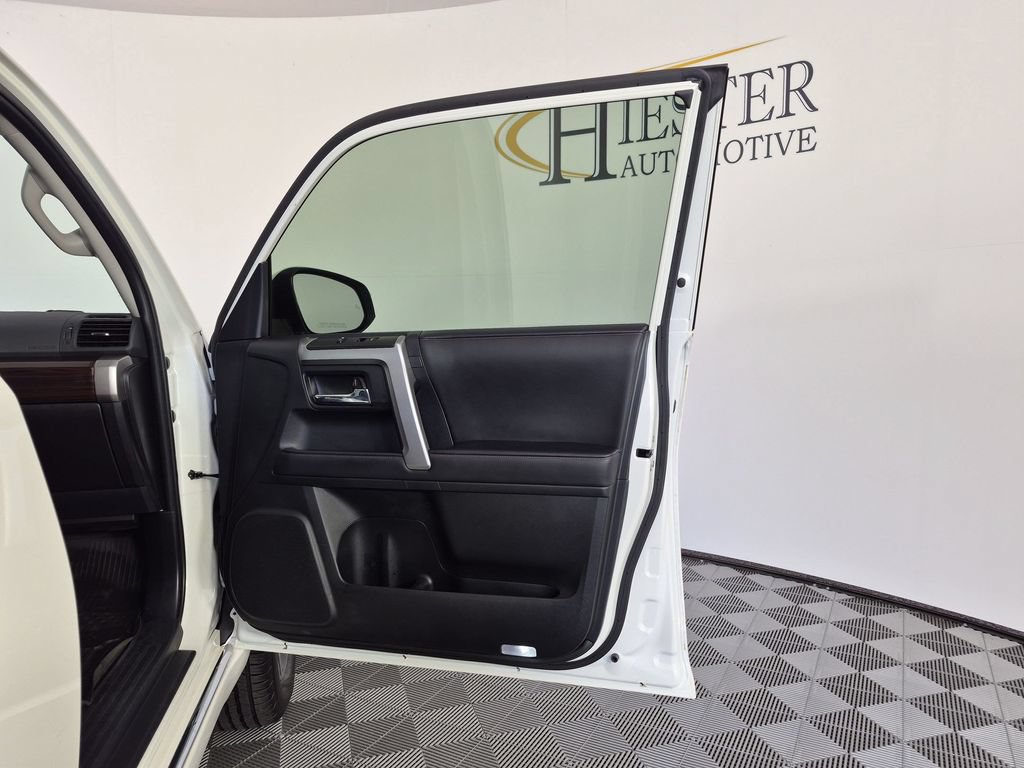 Used 2023 Toyota 4Runner Limited AWD/4WD image 38