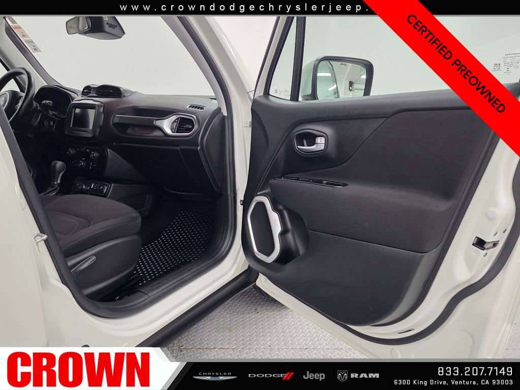 Certified 2020 Jeep Renegade Latitude w/ Cold Weather Group AWD/4WD image 13