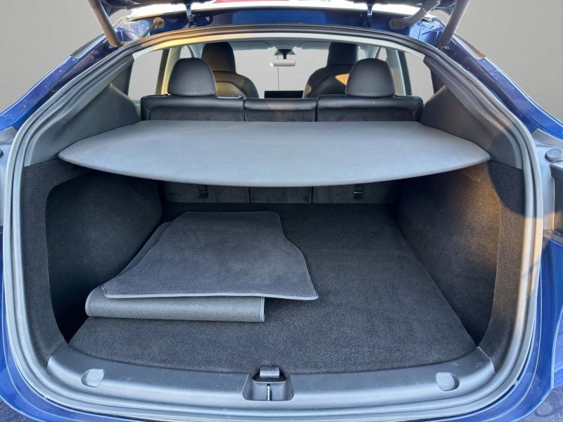Used 2023 Tesla Model Y Long Range image 11