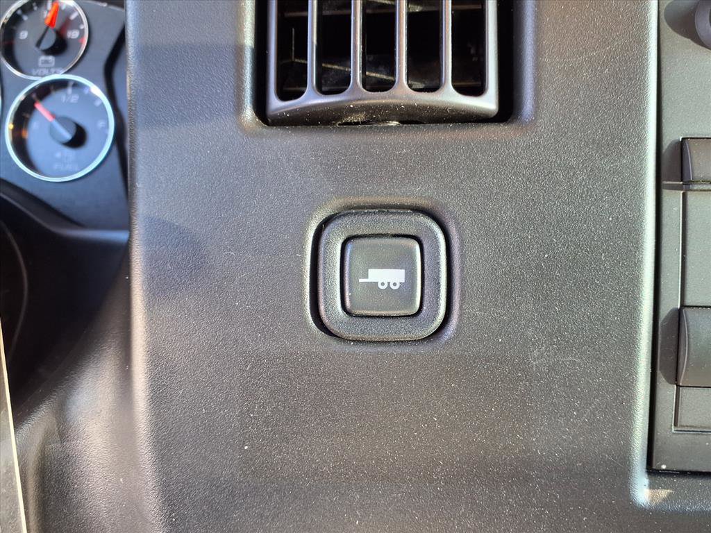 Used 2024 Chevrolet Express 2500 w/ Driver Convenience Package image 11