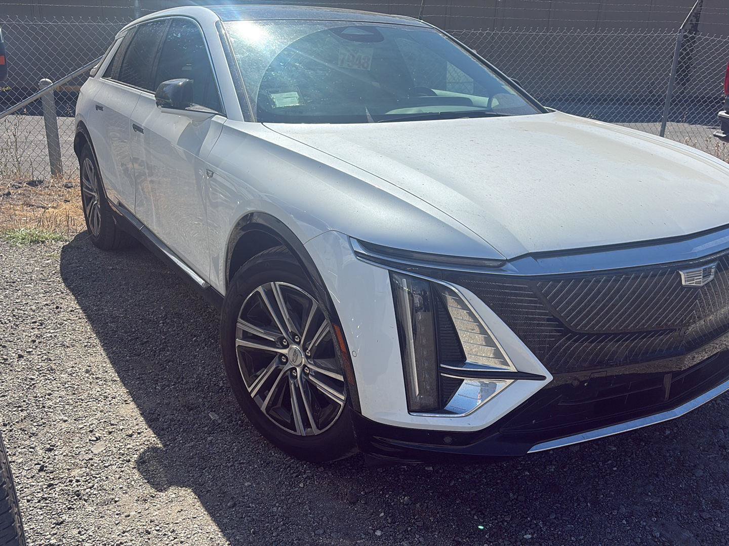 Used 2024 Cadillac Lyriq Luxury AWD/4WD image 17