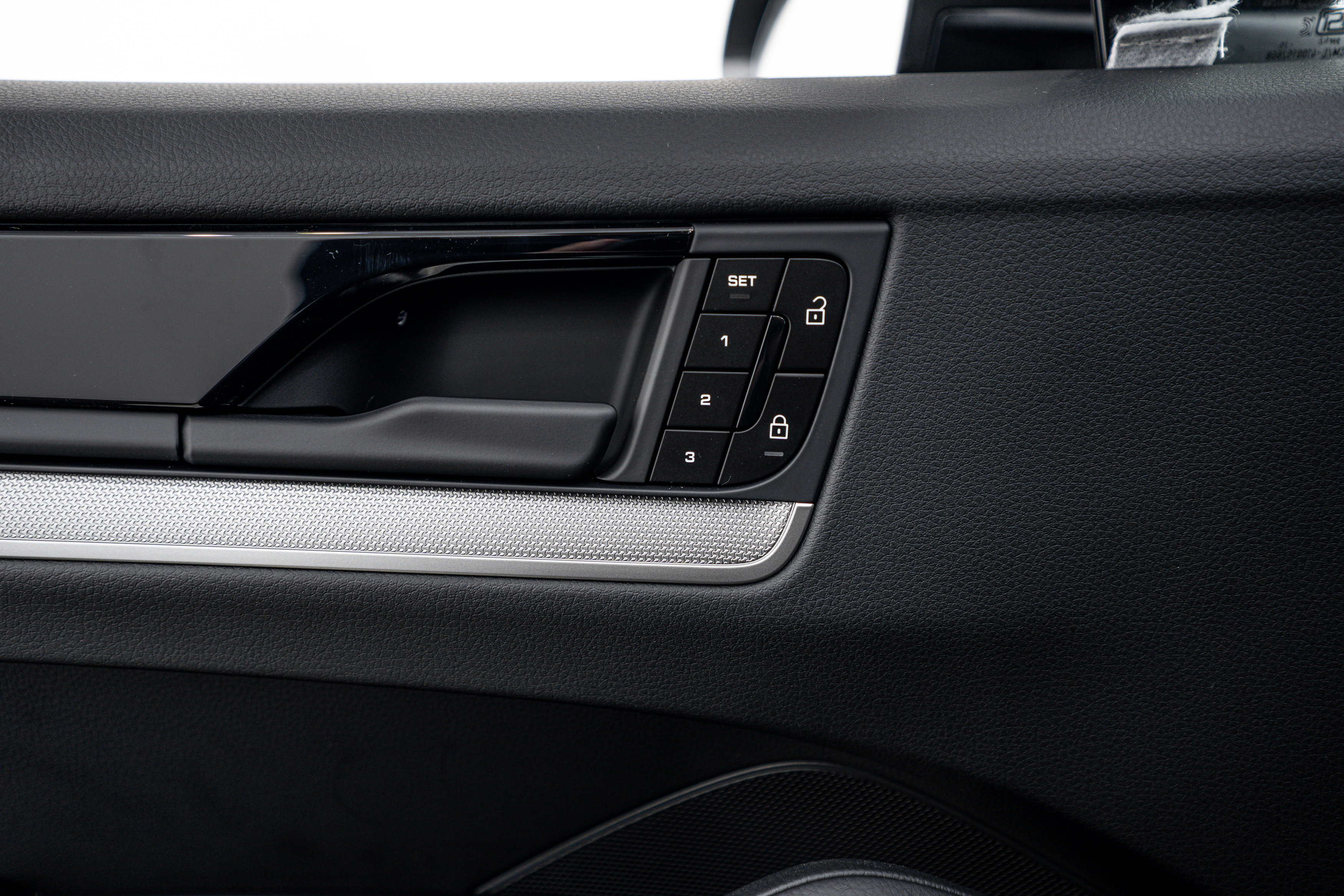 Certified 2026 Porsche Cayenne AWD/4WD image 18