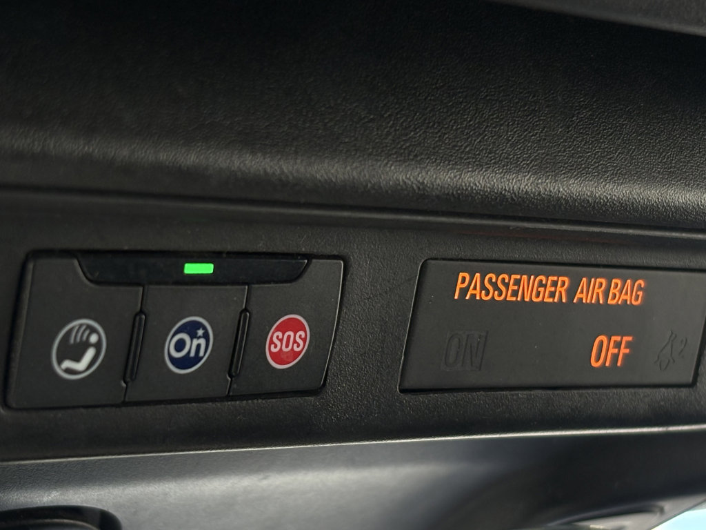 Used 2020 Chevrolet Camaro LT image 25