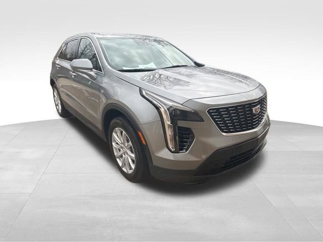 Certified 2023 Cadillac XT4 Luxury w/ Cold Weather Package image 4