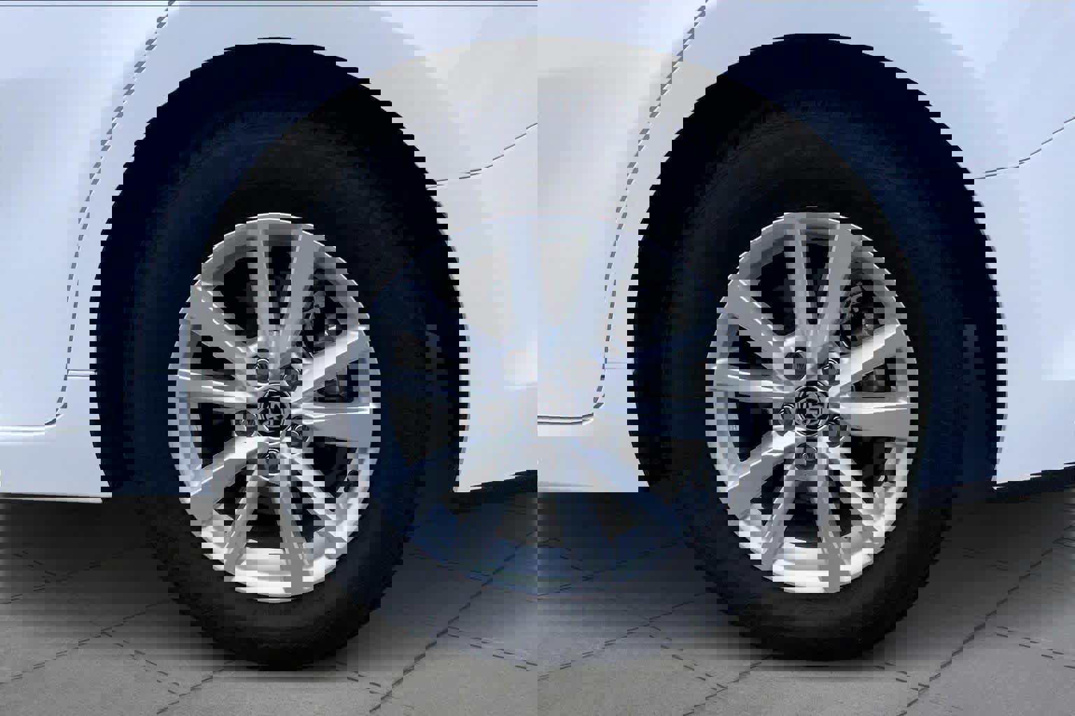 Used 2025 Toyota Camry LE w/ Convenience Package image 11