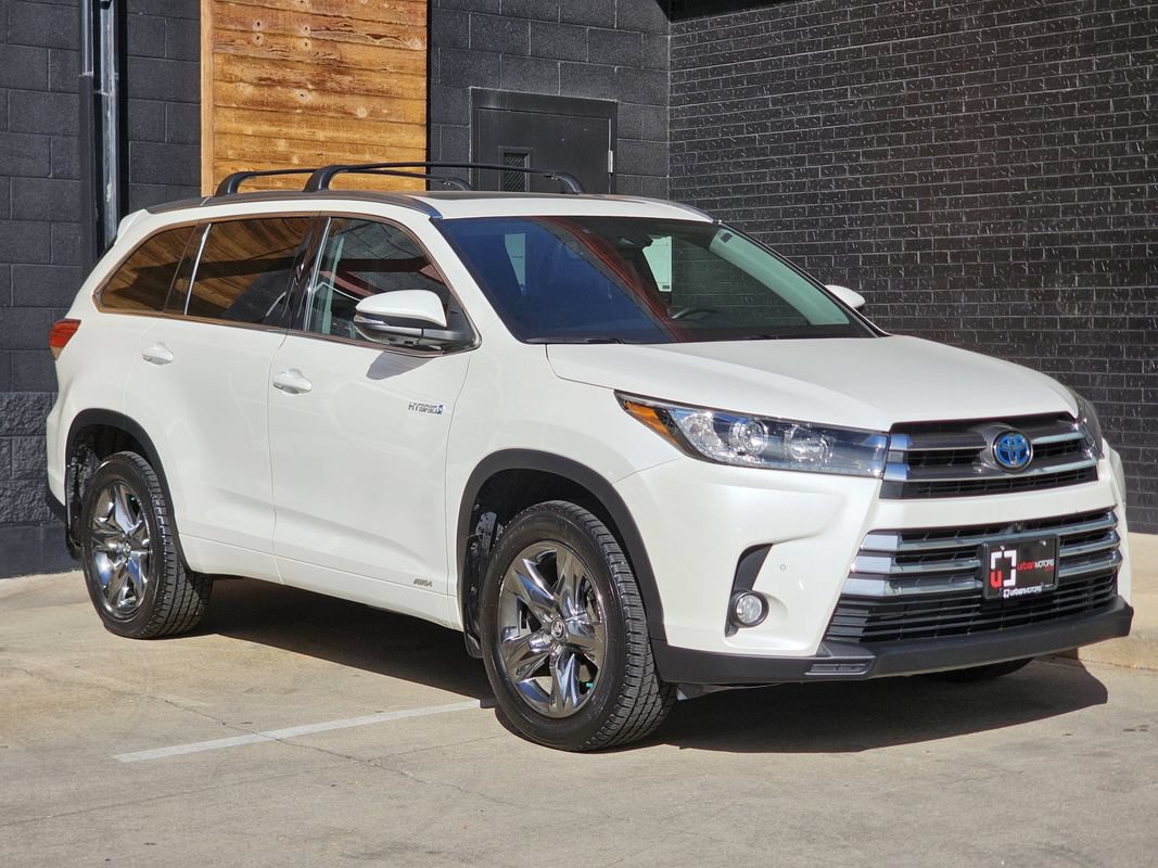 Used 2018 Toyota Highlander Limited Platinum w/ Carpet Mat Package (TMS) AWD/4WD image 8
