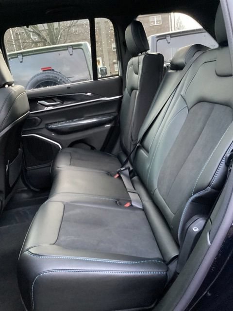 New 2024 Jeep Grand Cherokee Trailhawk w/ Advanced Protech Group II AWD/4WD image 17