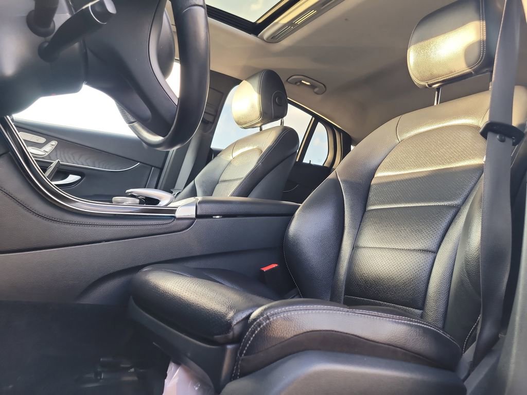 Used 2017 Mercedes-Benz GLC 300 4MATIC Coupe image 16
