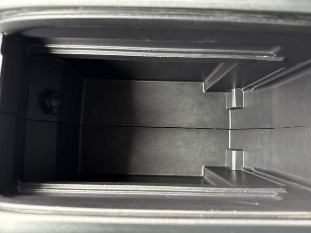 Used 2023 Toyota Highlander Platinum image 28