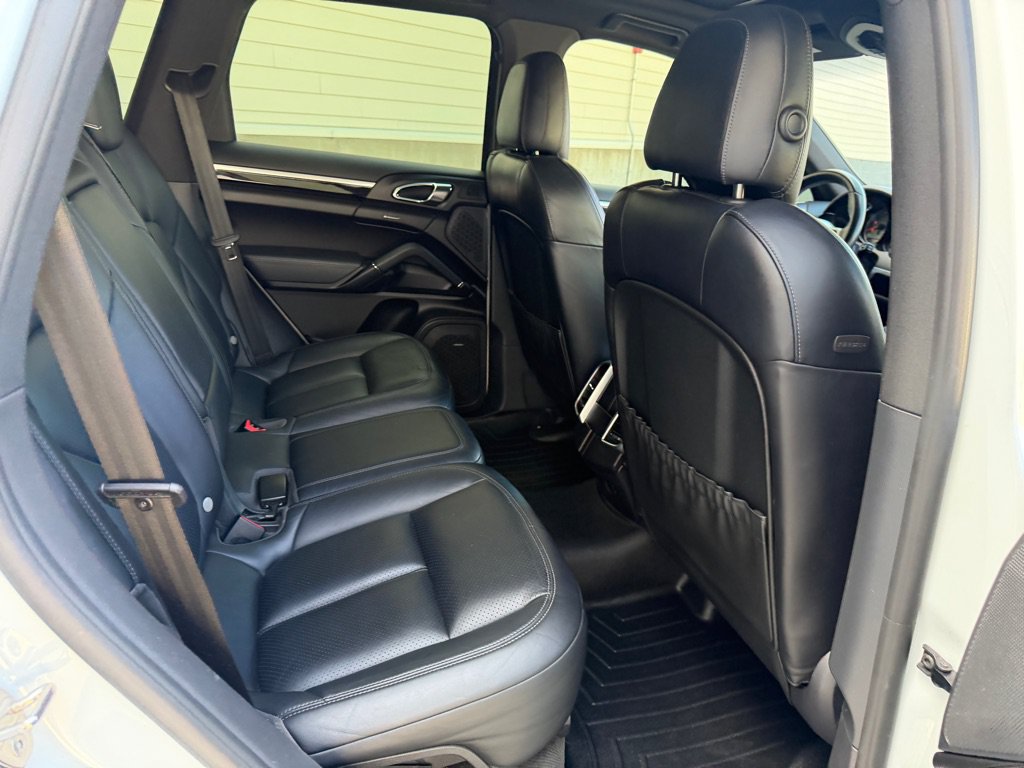 Used 2015 Porsche Cayenne S AWD/4WD image 25