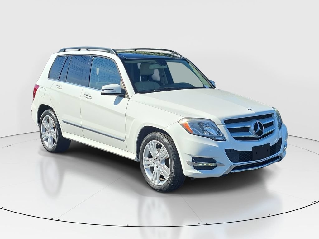 Used 2015 Mercedes-Benz GLK 350 4MATIC image 5