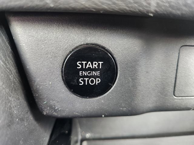 Used 2025 Nissan Rogue SV image 19