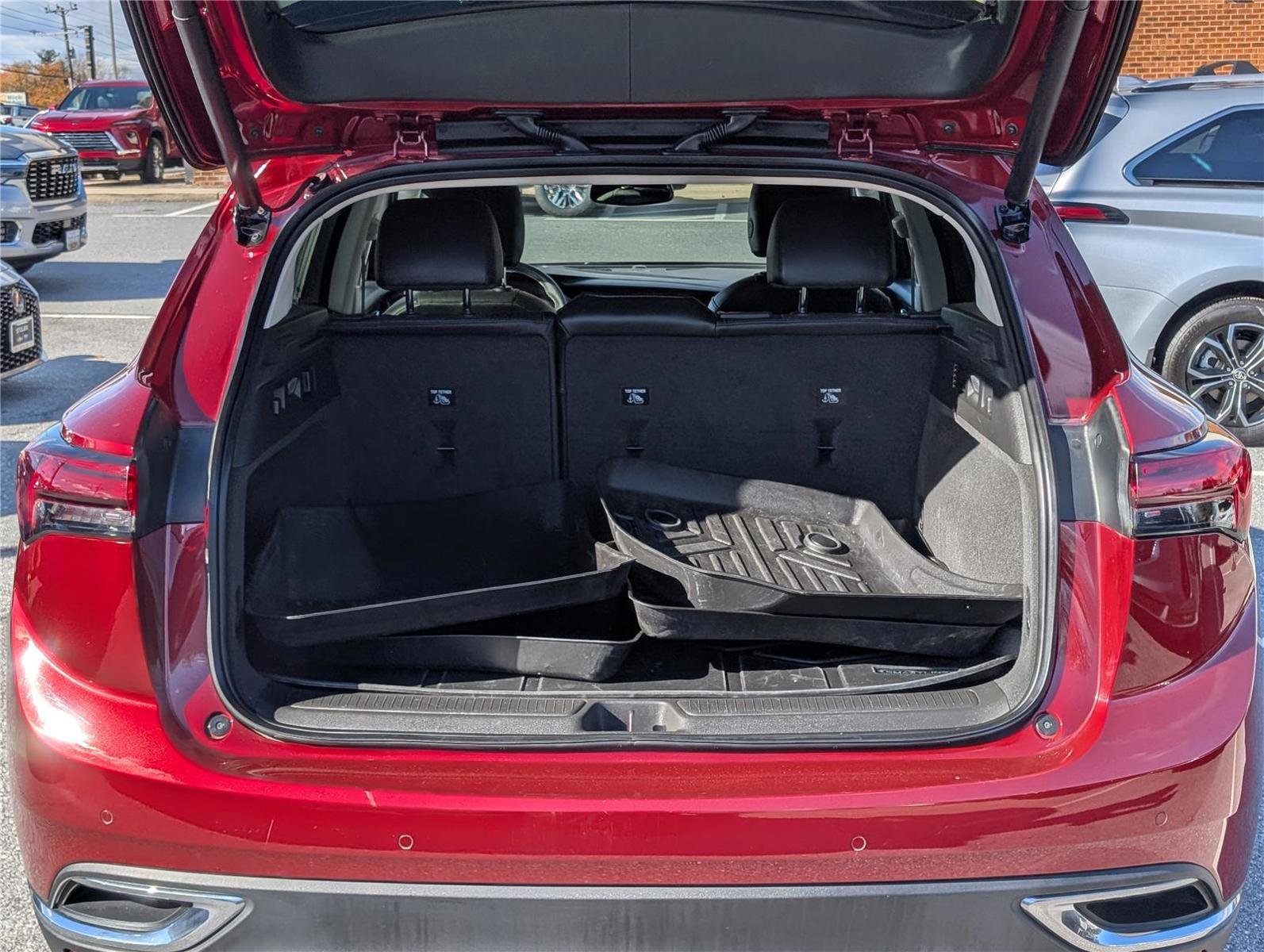 Used 2023 Buick Envision Essence image 13