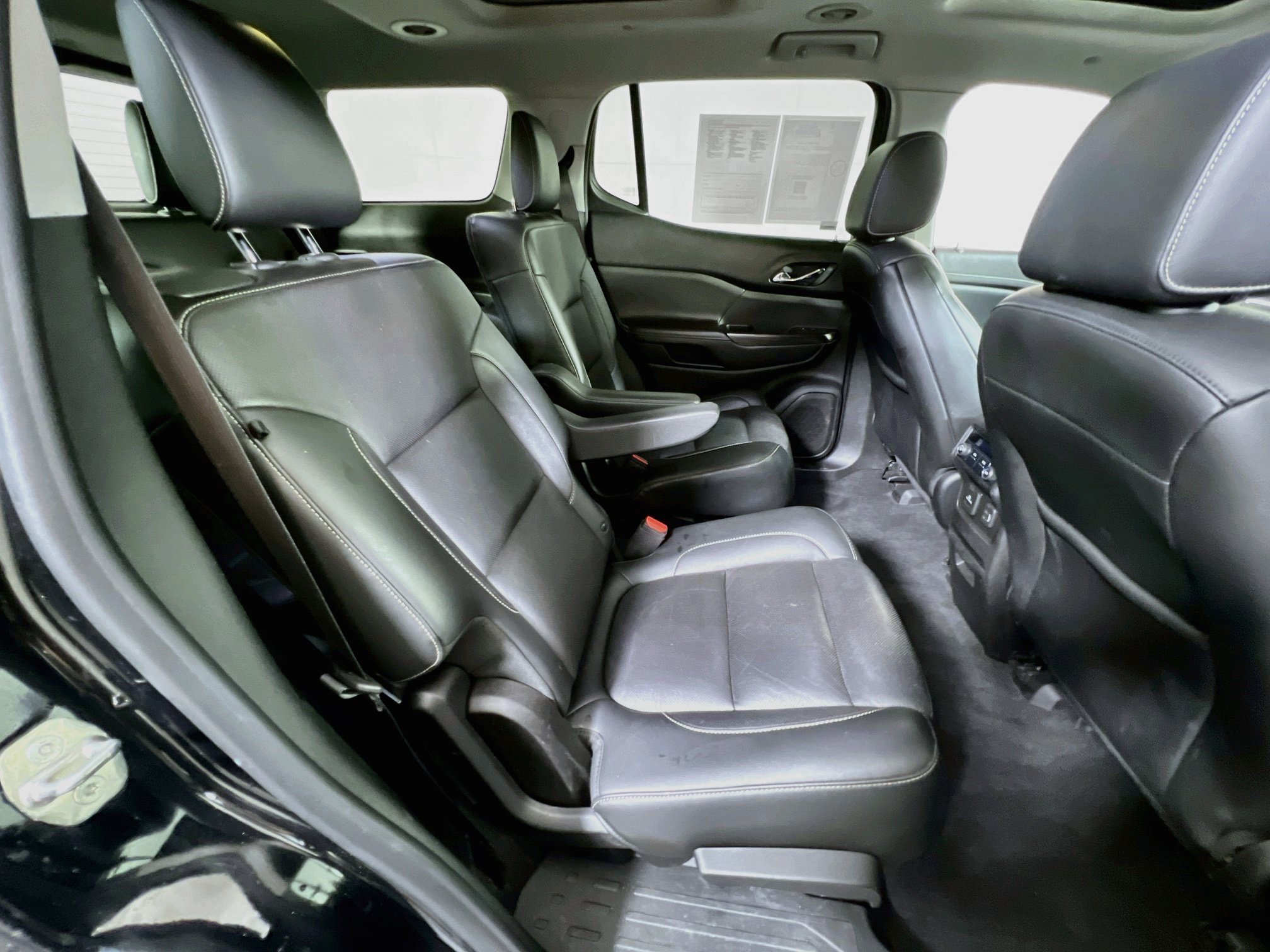 Used 2019 GMC Acadia SLT w/ LPO, Floor Liner Package AWD/4WD image 30