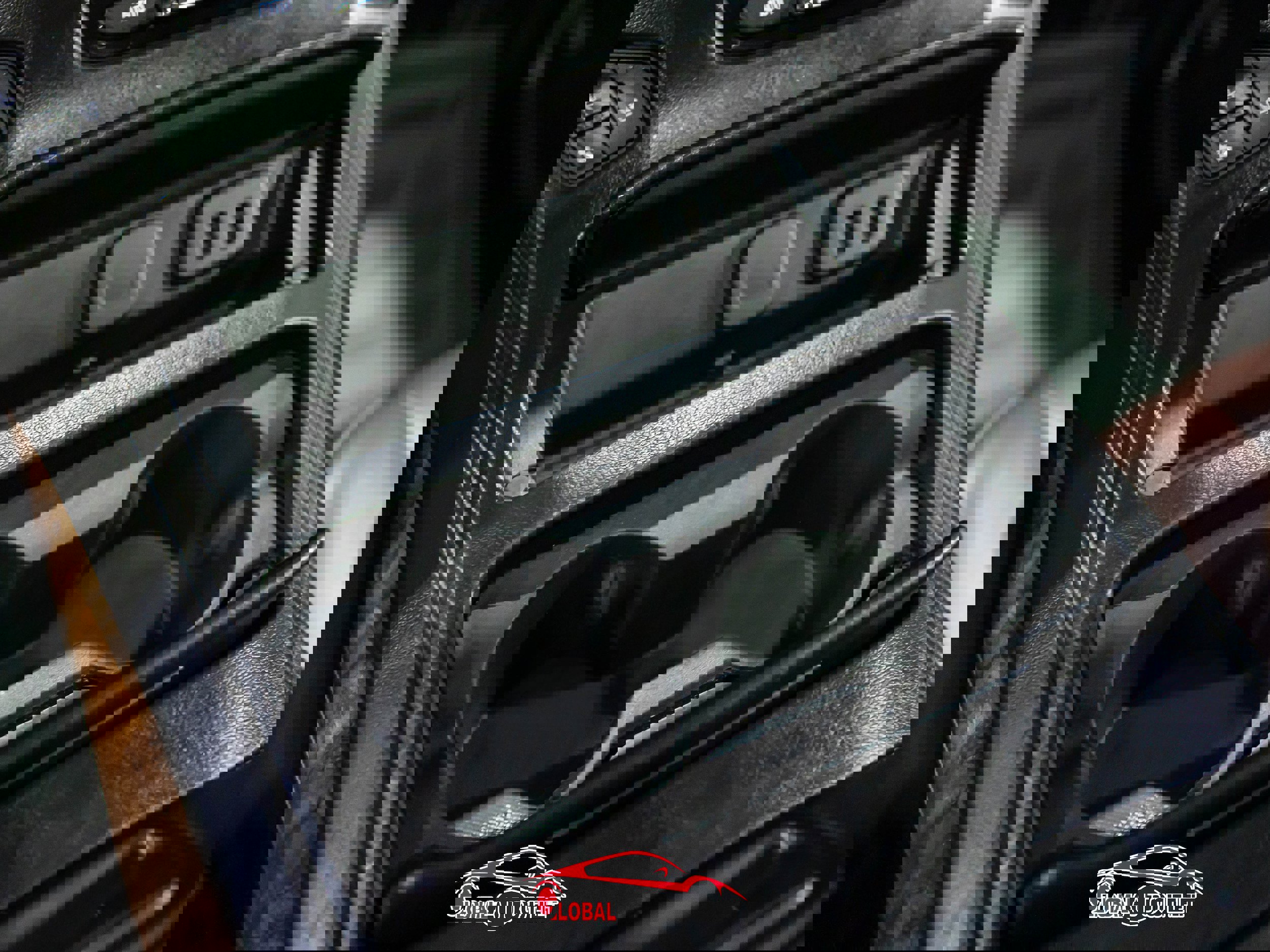 Used 2019 Chevrolet Suburban Premier w/ Premier Plus Edition image 36