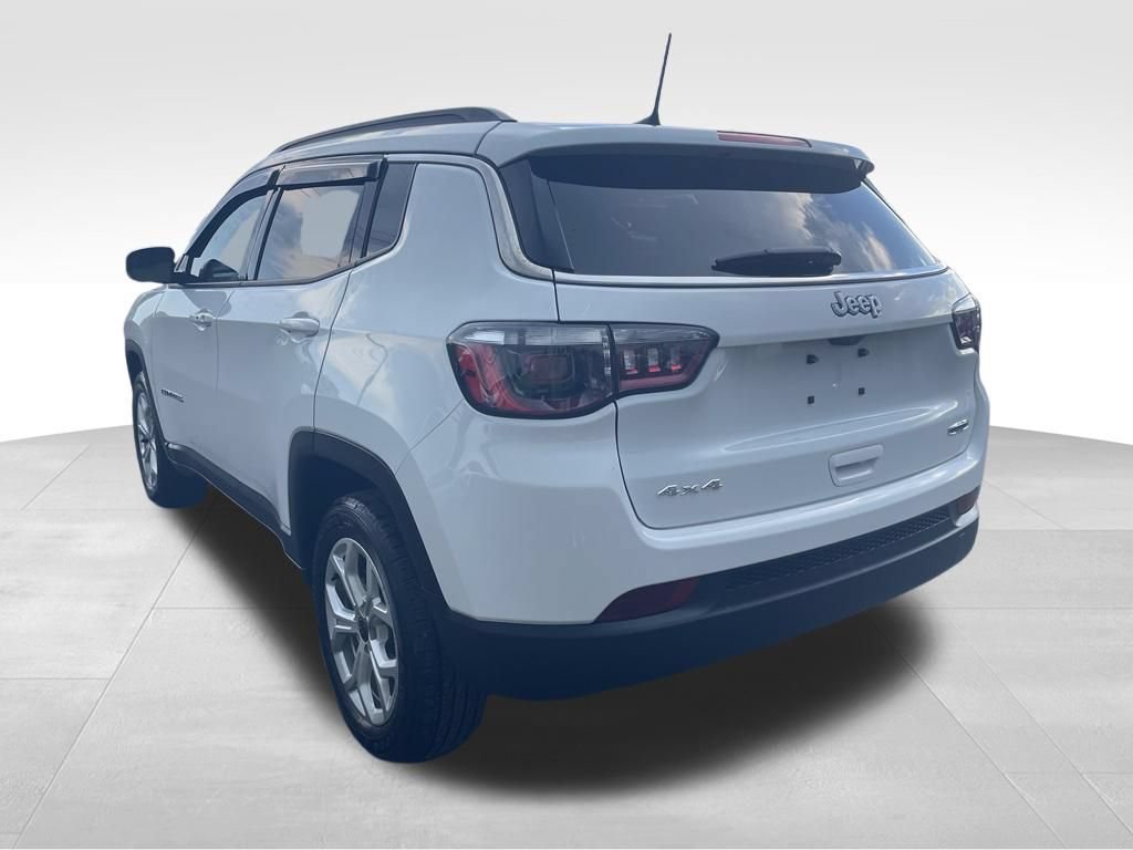 Used 2026 Jeep Compass Latitude AWD/4WD image 14
