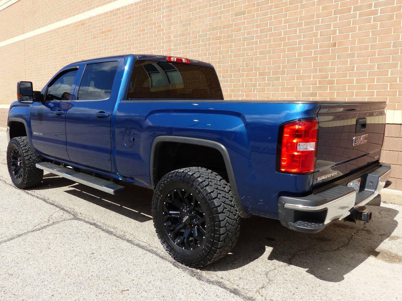 Used 2018 GMC Sierra 3500 SLE w/ SLE Preferred Package AWD/4WD image 7