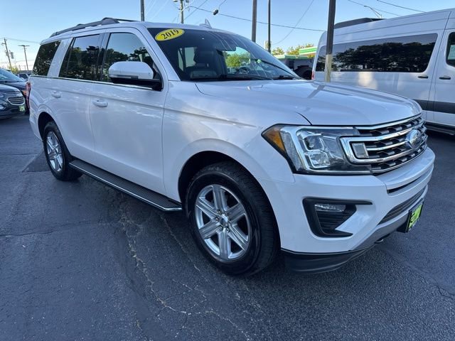 Used 2019 Ford Expedition XLT w/ Equipment Group 202A AWD/4WD image 2