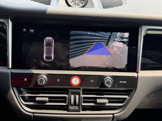 Certified 2023 Porsche Macan S AWD/4WD image 23