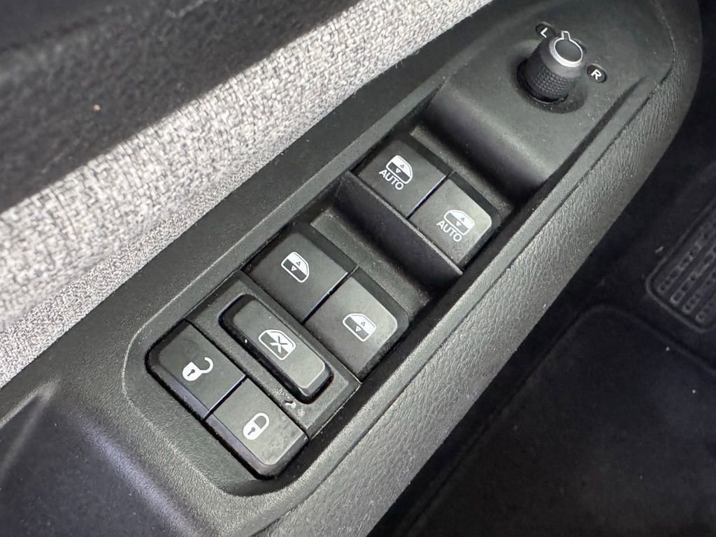 Used 2024 Jeep Compass Latitude image 22