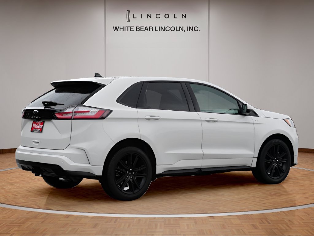 Used 2024 Ford Edge ST-Line w/ Class II Trailer Tow Package AWD/4WD image 5