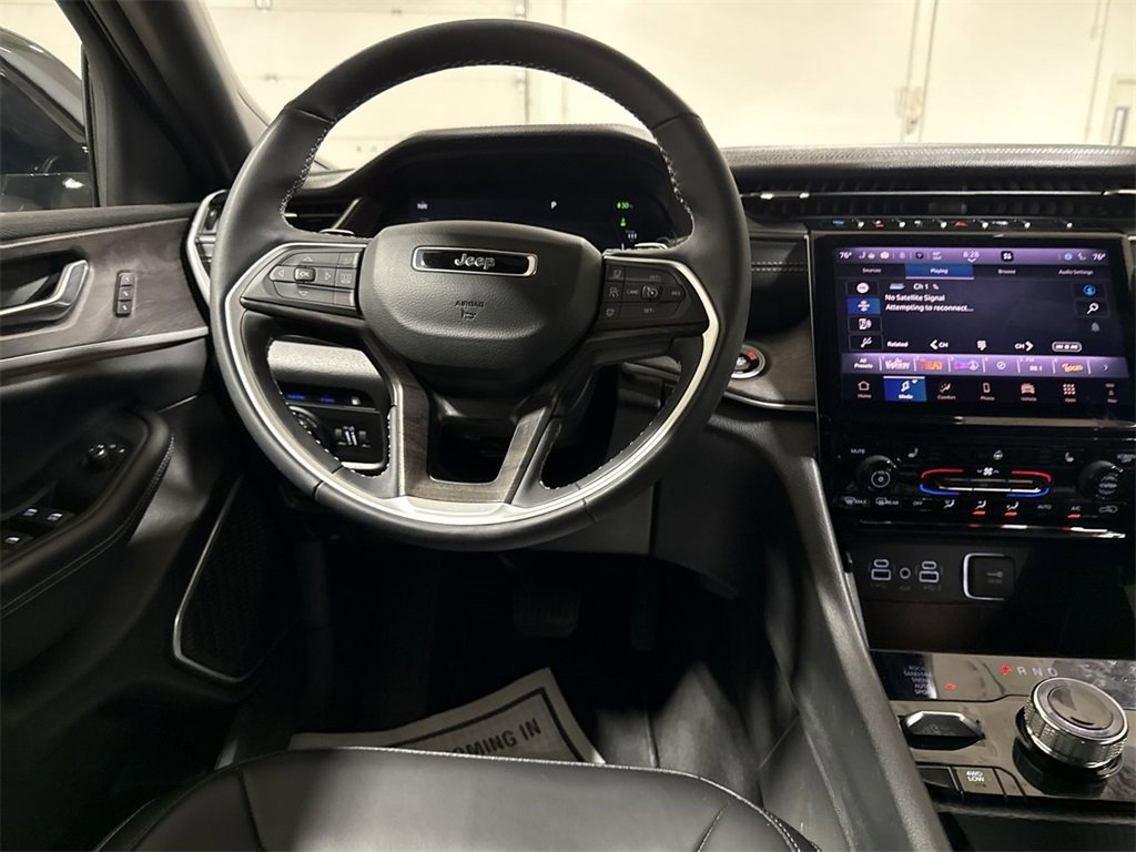 Used 2025 Jeep Grand Cherokee Limited 4xe image 11