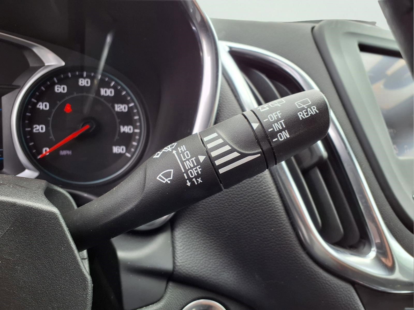 Used 2021 Chevrolet Equinox LT AWD/4WD image 18