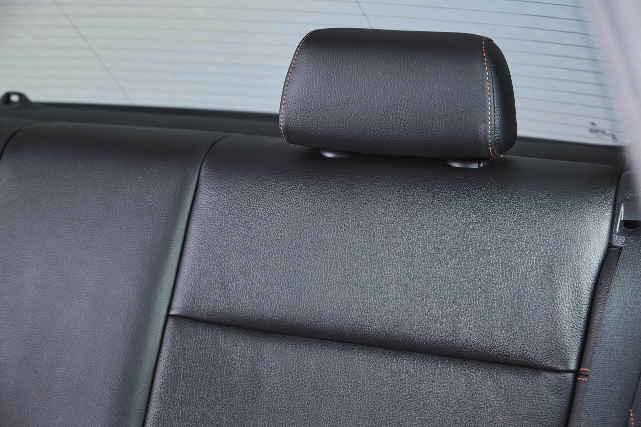 Used 2011 BMW 1 Series M image 64