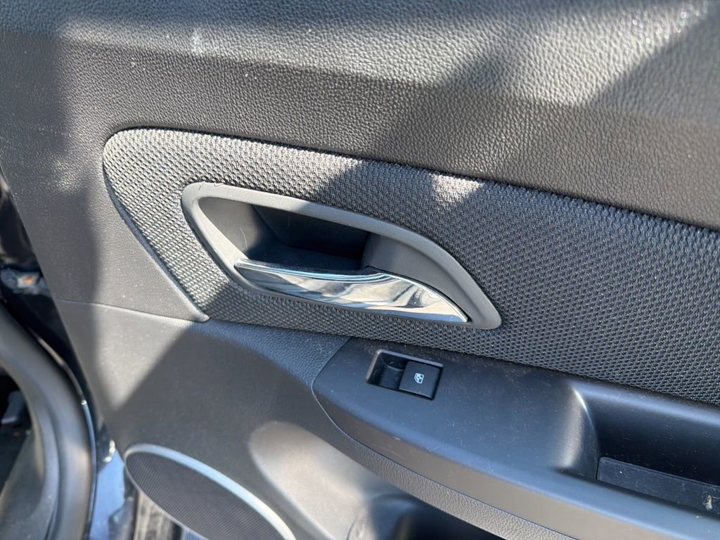 Used 2016 Chevrolet Cruze LT w/ Sun And Sound Package FWD image 22