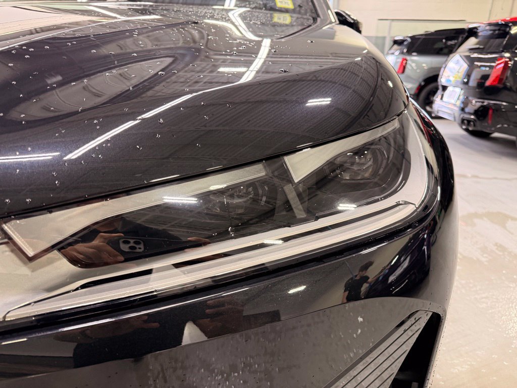 Used 2024 BMW iX xDrive50 w/ Premium Package AWD/4WD image 9