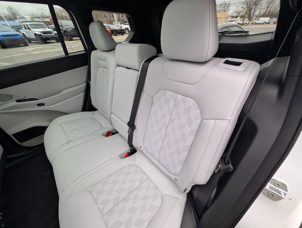 New 2026 Jeep Cherokee Overland AWD/4WD image 16