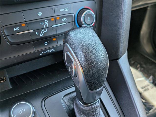 Used 2017 Ford Focus SE FWD image 12