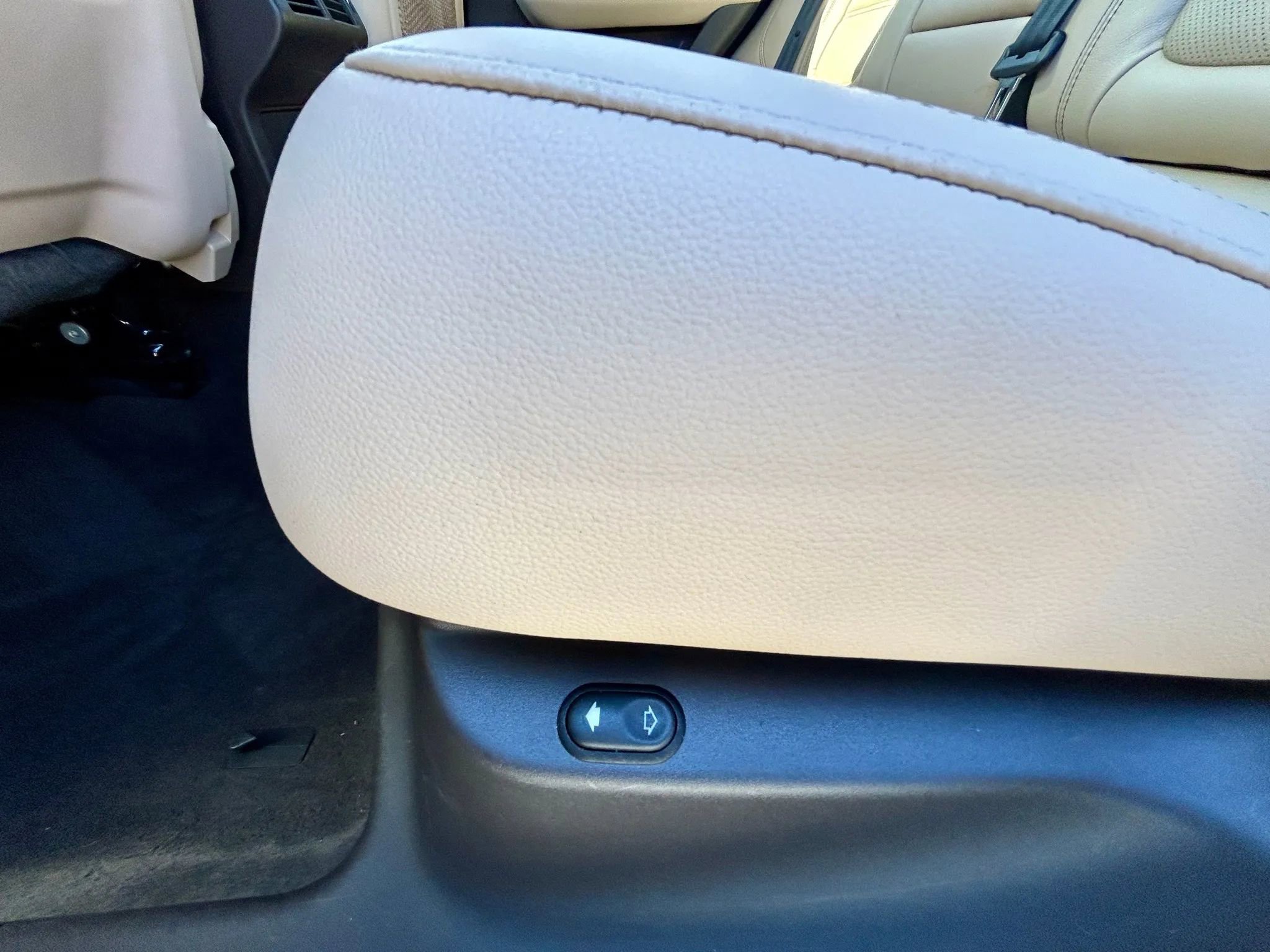 Used 2020 Jaguar F-PACE Prestige image 28