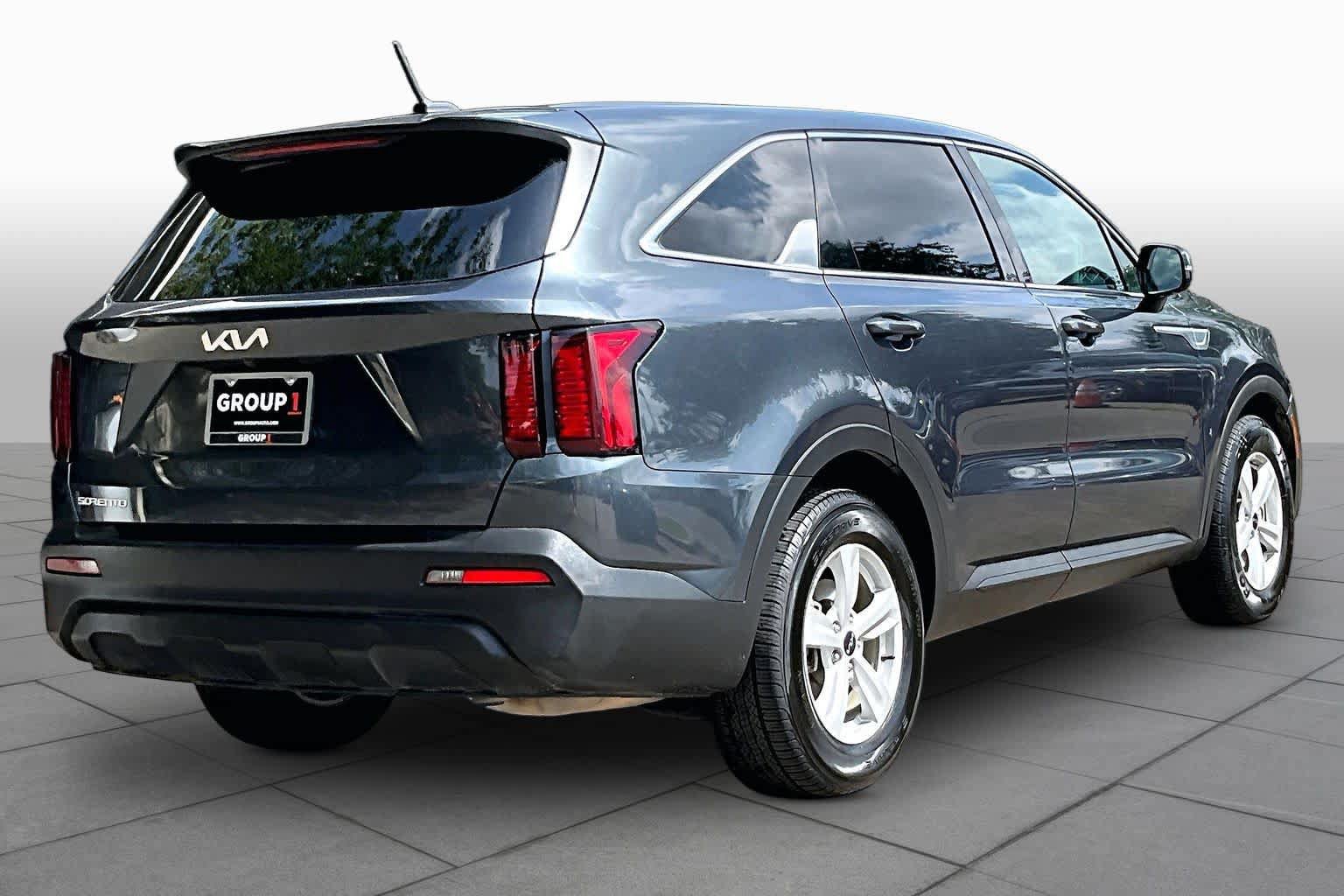 Used 2023 Kia Sorento LX FWD image 13