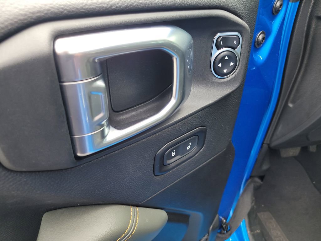Used 2024 Jeep Gladiator Mojave AWD/4WD image 14