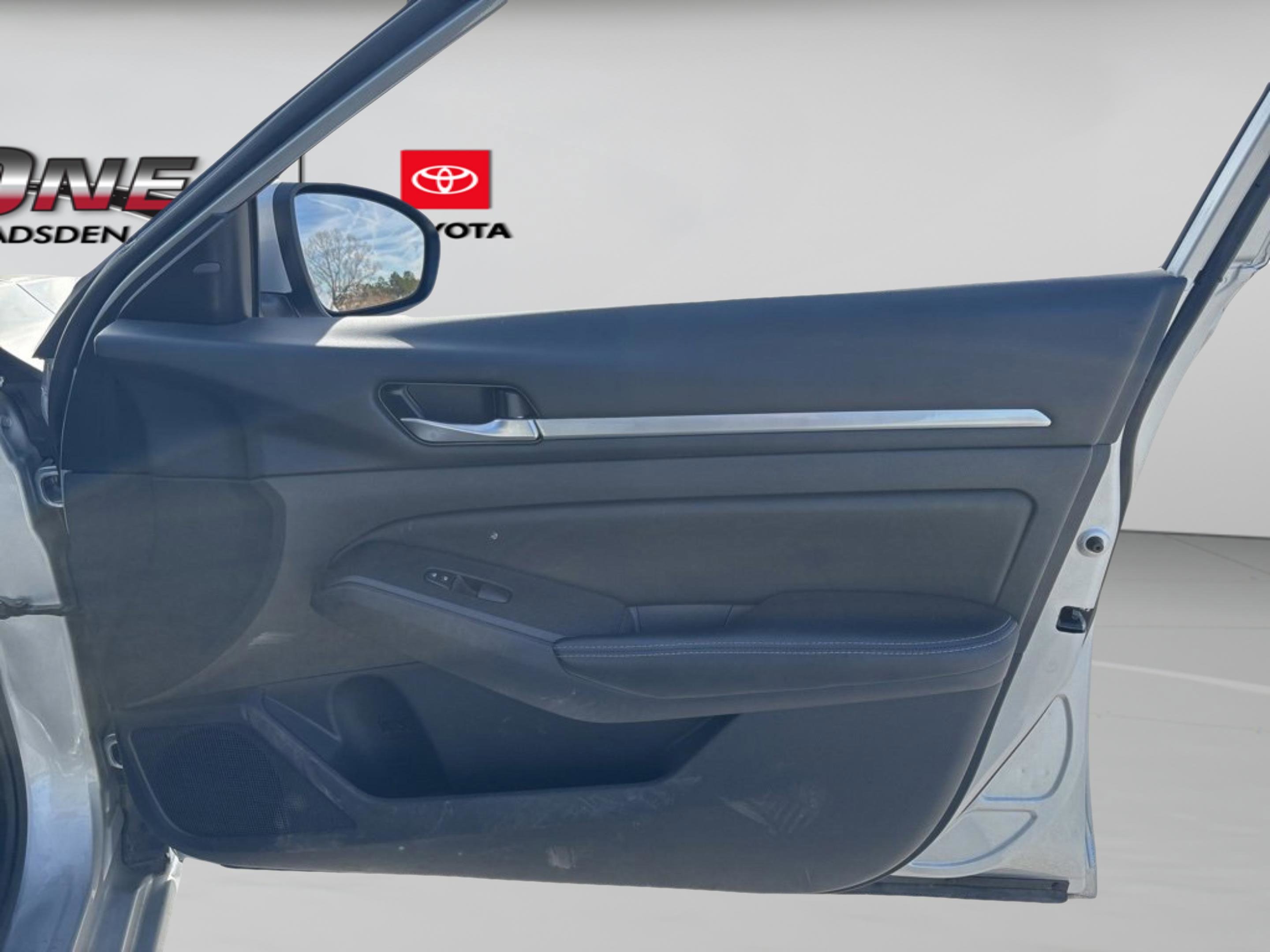 Used 2022 Nissan Altima 2.5 SV image 41